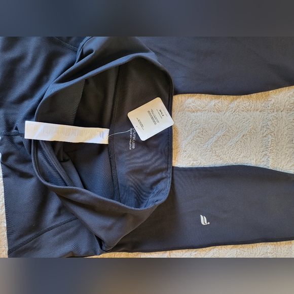 Fabletics leggings - Picture 2 of 2